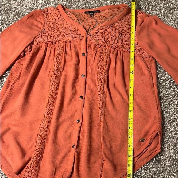 American Eagle Outfitters Coral Lace Blouse - Picture 2 of 6